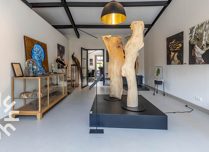 Modern bathroom in vacation home DG411 in Heelweg, Achterhoek, Gelderland.