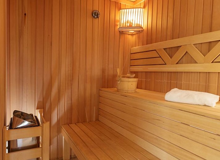 Stijlvolle woonruimte in Vakantiehuis in Zelhem met moderne keuken, Achterhoek, Gelderland.