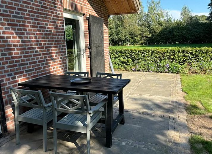 Moderne Kueche und Essbereich im Ferienhaus Cottage in Ruurlo, Achterhoek, Gelderland.