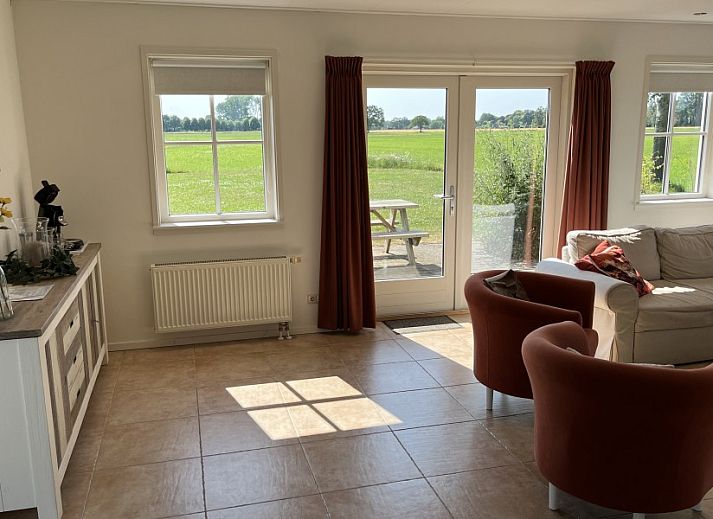 WeijdeBlik Ferienhaus in Sinderen, Achterhoek, mit gruenem Garten und Terrasse.