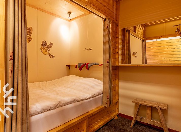 DG168 vacation home in Aalten, Achterhoek with spacious garden and terrace for relaxation.