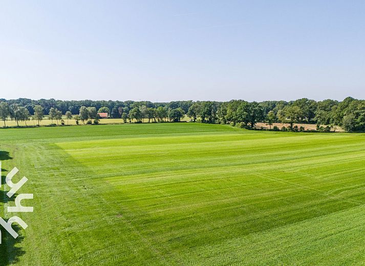 Modern shower in DG168 vacation home, Aalten, Achterhoek for comfortable stay.