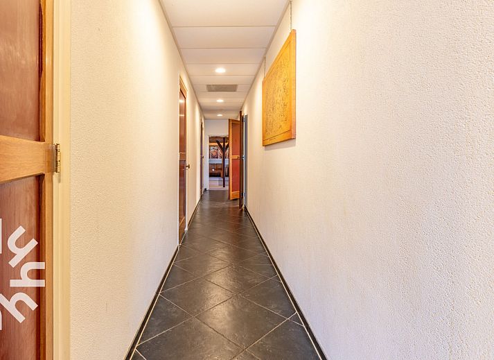 Functional sink in DG168 vacation home, Aalten, with double sinks.