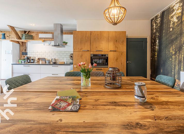 Comfortable bedroom in vacation home DG529 in Aalten, Achterhoek, with wooden beams.