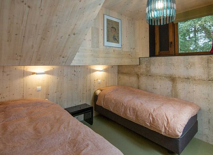 Geniet van de zon op het terras van Huisje in Aalten, een vakantiehuis in de groene natuur van Aalten, Achterhoek, Gelderland.