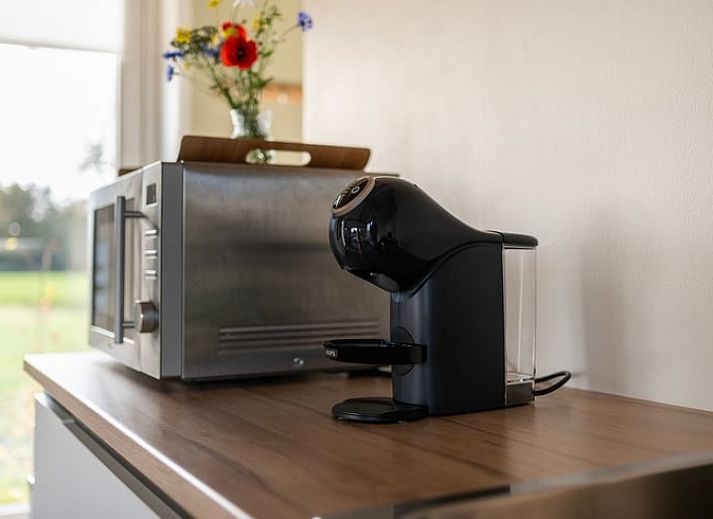 Vacation cottage in Laren, Achterhoek, Gelderland with spacious garden and terrace in green surroundings, ideal for a relaxing stay.