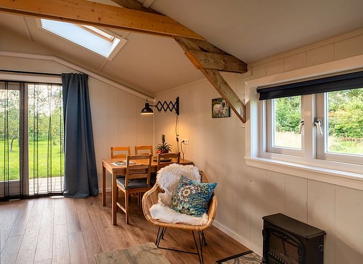 Entspannen Sie sich im Garten des Ferienhauses in Laren, umgeben von der schoenen Landschaft von Achterhoek, Gelderland.