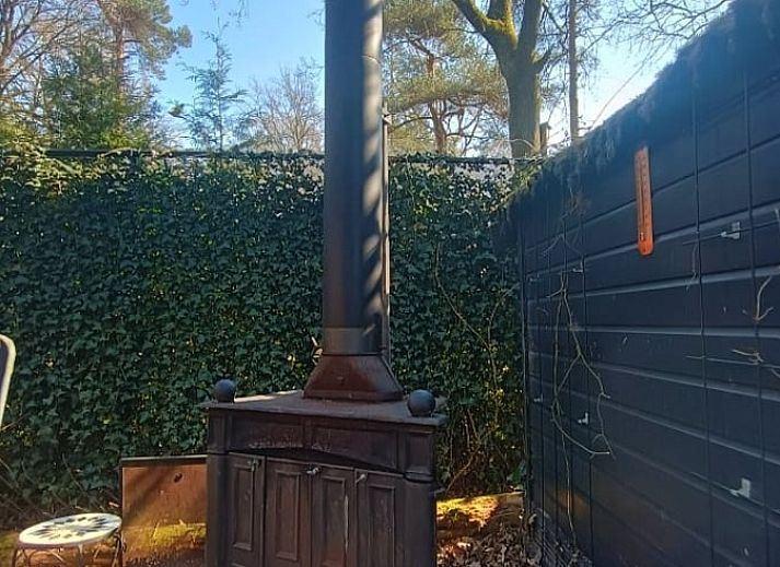 Modern kitchen in Cottage in Lochem, ideal for cooking in the Achterhoek.