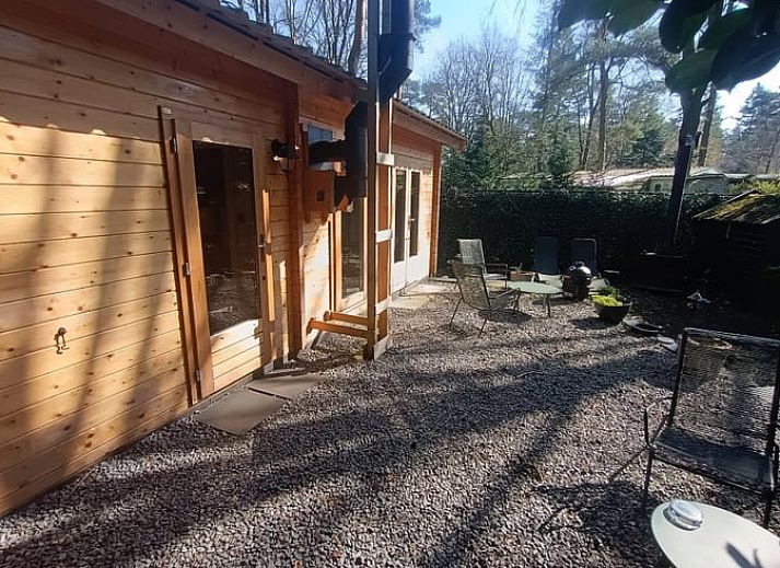 Outdoor barbecue at cottage in Lochem, perfect for grilling in the Achterhoek.