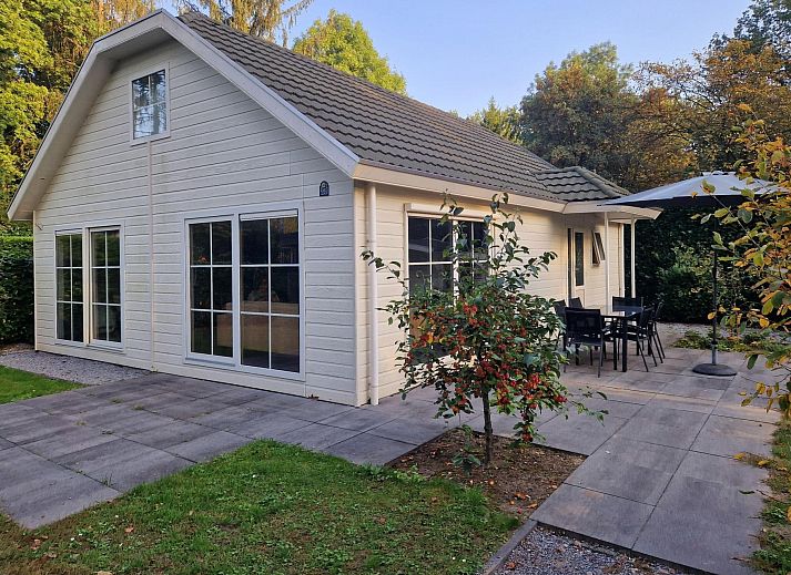 Hackfort l'etage Sauna 6 in Lochem, Achterhoek, vakantiehuis met zonnig terras en omringd door natuur in Gelderland.