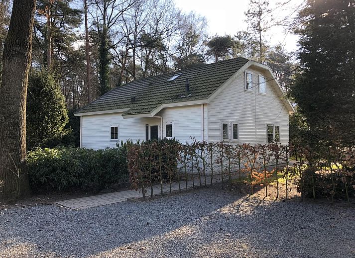 Vakantiehuis Hackfort l'etage 8 in Lochem, Achterhoek, omgeven door bosrijke natuur in Gelderland.