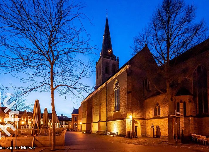 Second bedroom in DG590 vacation home in Lochem, Achterhoek with cozy interior.