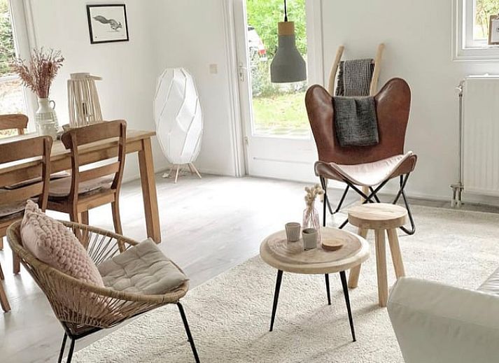 Sonnige Terrasse von Cottage in Lochem, Ferienhaus in der Achterhoek, ideal zum Entspannen.