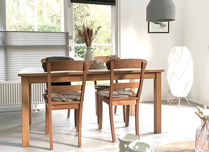 Schneebedecktes Cottage in Lochem, charmantes Ferienhaus im winterlichen Achterhoek, Gelderland.