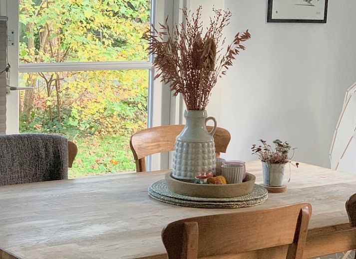Schneebedecktes Cottage in Lochem, charmantes Ferienhaus im winterlichen Achterhoek, Gelderland.