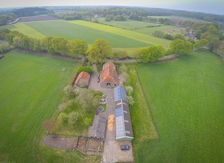 Charmant vakantiehuis in Lochem, Achterhoek, omgeven door groene natuur en rustieke architectuur in Gelderland.
