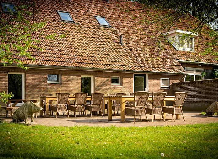 Vakantiehuis in Lochem omringd door groene natuur en bloeiende velden in de Achterhoek, Gelderland. Perfecte rustieke vakantiewoning.
