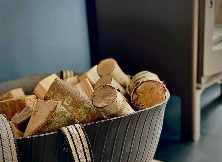 View from the window of vacation home DG1292 in Doesburg, Achterhoek, with historic roofs.