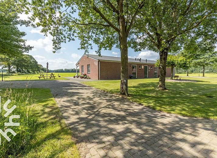 DG025 vacation home in Didam, Gelderland overlooking green surroundings.