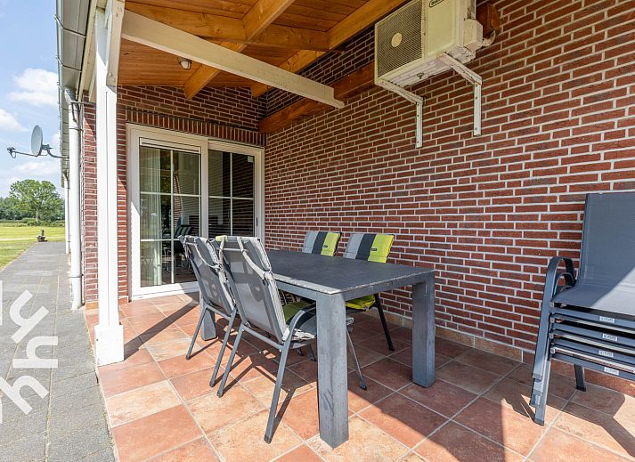 DG025 vacation home in Didam, Gelderland overlooking green surroundings.