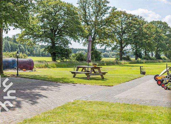 View of vast fields from DG025 vacation home in Gelderland.