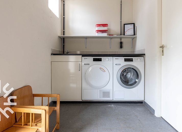 Fully equipped kitchen in DG025 vacation home, Didam, Achterhoek.