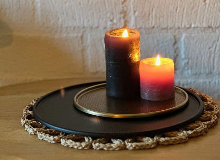 Toegangspoort naar Vakantiehuisje in Hummelo, omgeven door natuur in Gelderland.