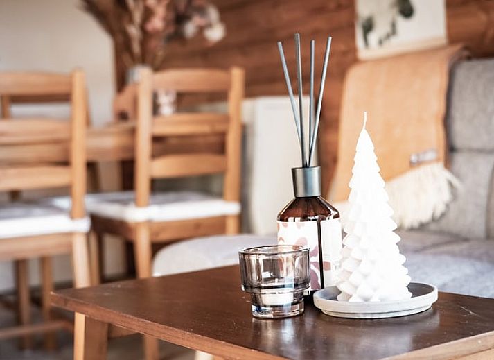 Gemuetlicher Innenraum mit Weltkarte im Ferienhaus in Haarlo, ideal fuer einen Aufenthalt in Achterhoek, Gelderland.