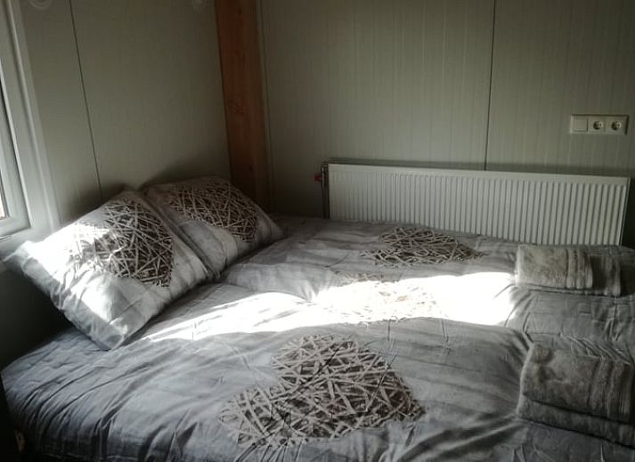 Cottage in Zutphen vacation home with green garden and picnic table in Achterhoek, Gelderland.