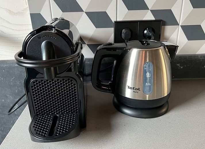 Vacation home in Zutphen with modern terrace surrounded by green nature in Achterhoek, Gelderland. Perfect for a relaxing stay.