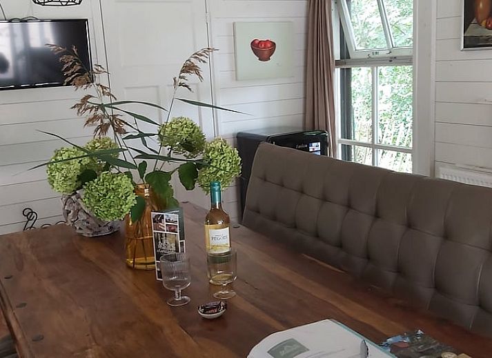 Gemuetliche Terrasse am Ferienhaus in Geesteren, ideal fuer einen entspannten Aufenthalt in der Achterhoek.