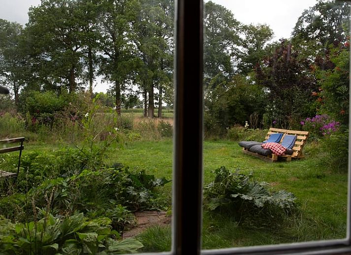 Authentieke keuken in Huisje in Geesteren, vakantiehuis in Achterhoek, Gelderland met rustieke details.