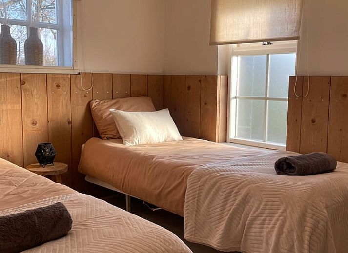 Relax in a vacation home in Geesteren, Achterhoek, with a pool table and cozy reading corner for a cozy vacation in Gelderland.