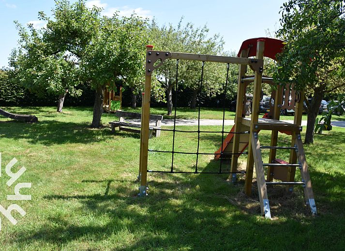 Child-friendly playground at DG127C vacation home in Vorden, Achterhoek.
