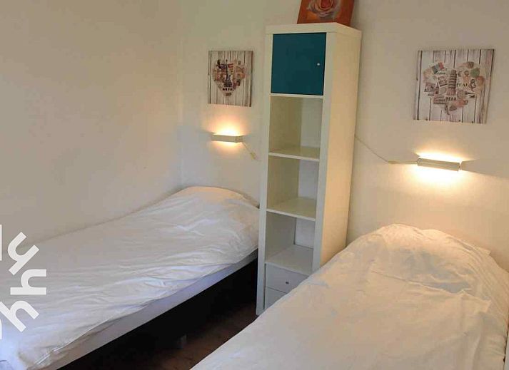 Luftaufnahme des Ferienhauses DG126 in Vorden, Achterhoek, Gelderland mit Blick auf gruene Felder.