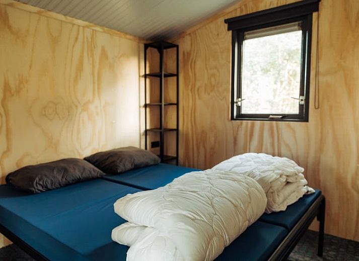 Geniet van de rust bij Huisje in Doetinchem, een vakantiehuis in de Achterhoek met een uitnodigend terras en groene omgeving.