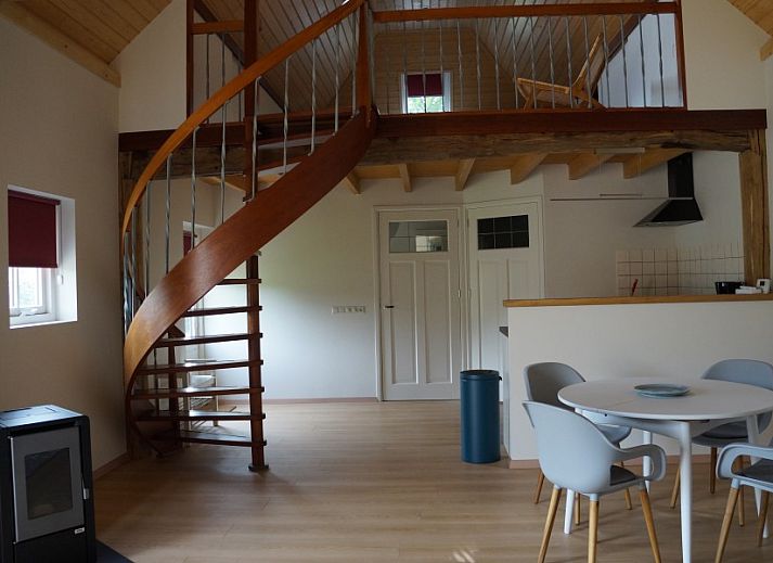 Vakantiehuis Het Hof in Lichtenvoorde, Gelderland, omgeven door groene natuur en rustieke charme.