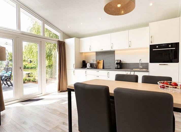 Wilgenhoeve 5 Personen Ferienhaus in Lichtenvoorde mit Blick auf Teich und gruene Umgebung in Achterhoek, Gelderland.