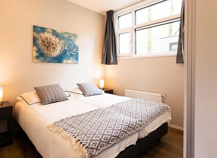 Module Special 6 persons Wellness in Lichtenvoorde, Gelderland with terrace and hot tub in green surroundings.