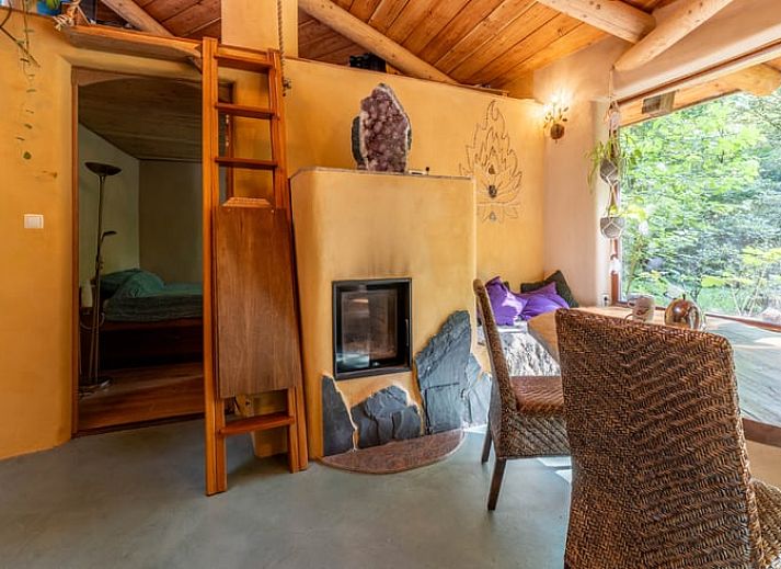Rustieke vakantiewoning in Neede, Achterhoek, omgeven door dichte bossen in Gelderland.