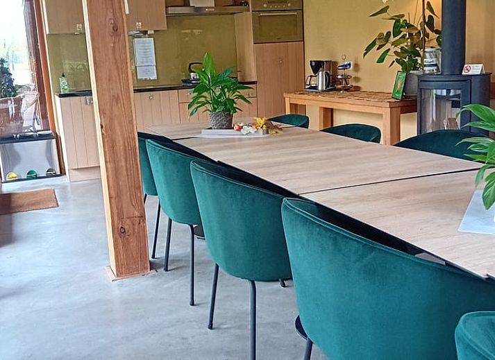 Entrance of Holiday cottage in Gaanderen, surrounded by greenery in Achterhoek, Gelderland.