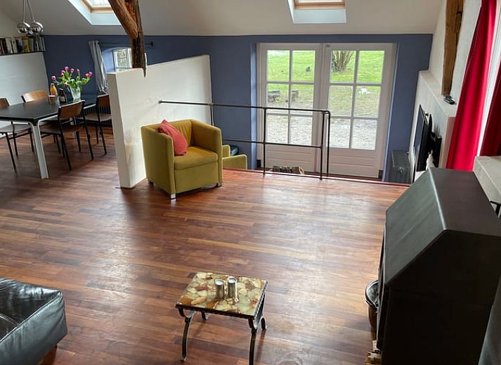 Entspannen Sie sich im Pool des Ferienhauses in Lievelde, Achterhoek, Gelderland. Schoene Aussicht auf die umliegende Natur und Felder.