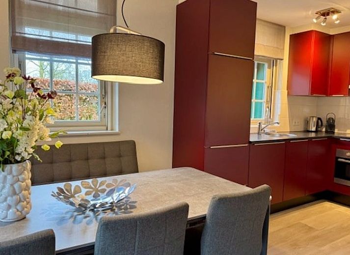 Cozy garden with tipi at cottage in Lievelde, Achterhoek, perfect for children.