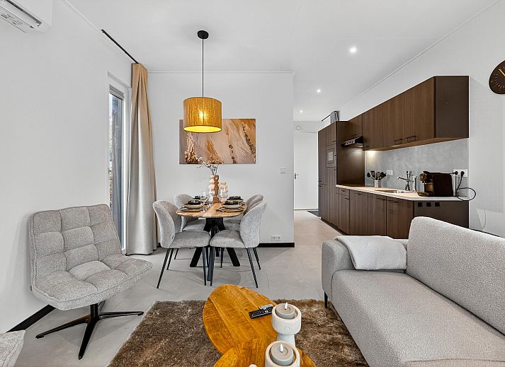 Freistehendes Haus in Olburgen, Achterhoek, Gelderland, umgeben von Herbstlandschaft und moderner Architektur.