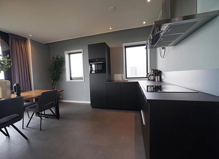 Modernes Einfamilienhaus in Olburgen mit Veranda, gelegen in der ruhigen Natur der Region Achterhoek in Gelderland.