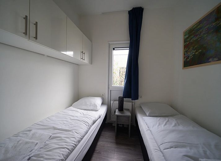 Innenraum des freistehenden Hauses in Olburgen, Achterhoek, mit moderner Einrichtung und Blick auf den Garten in Gelderland.