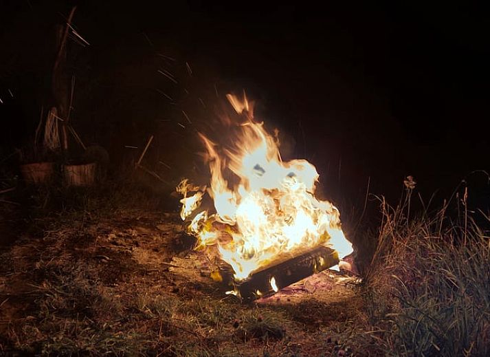 Binnenruimte van Vakantiehuis in Almen, gezellig interieur in de Achterhoek, Gelderland met comfortabele zithoek.