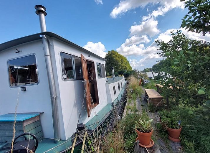 Badkamer van Vakantiehuis in Almen, modern en stijlvol in de Achterhoek, Gelderland voor een verfrissende ervaring.