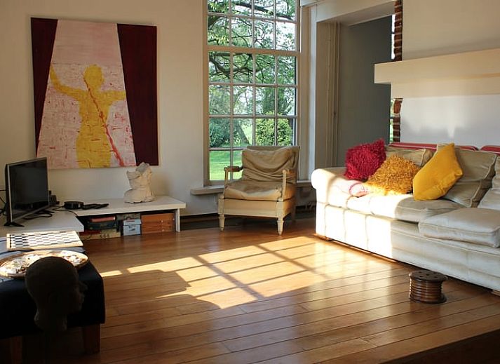 Grosser Rasen im Ferienhaus in Marienvelde, ideal fuer Outdoor-Aktivitaeten in der gruenen Achterhoek, Gelderland.