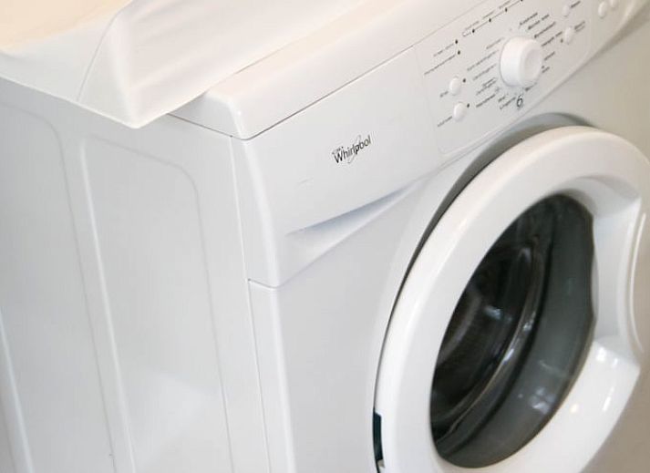 Spielplatz im Garten des Ferienhauses in Winterswijk Woold, gelegen in der gruenen Umgebung von Achterhoek, Gelderland.